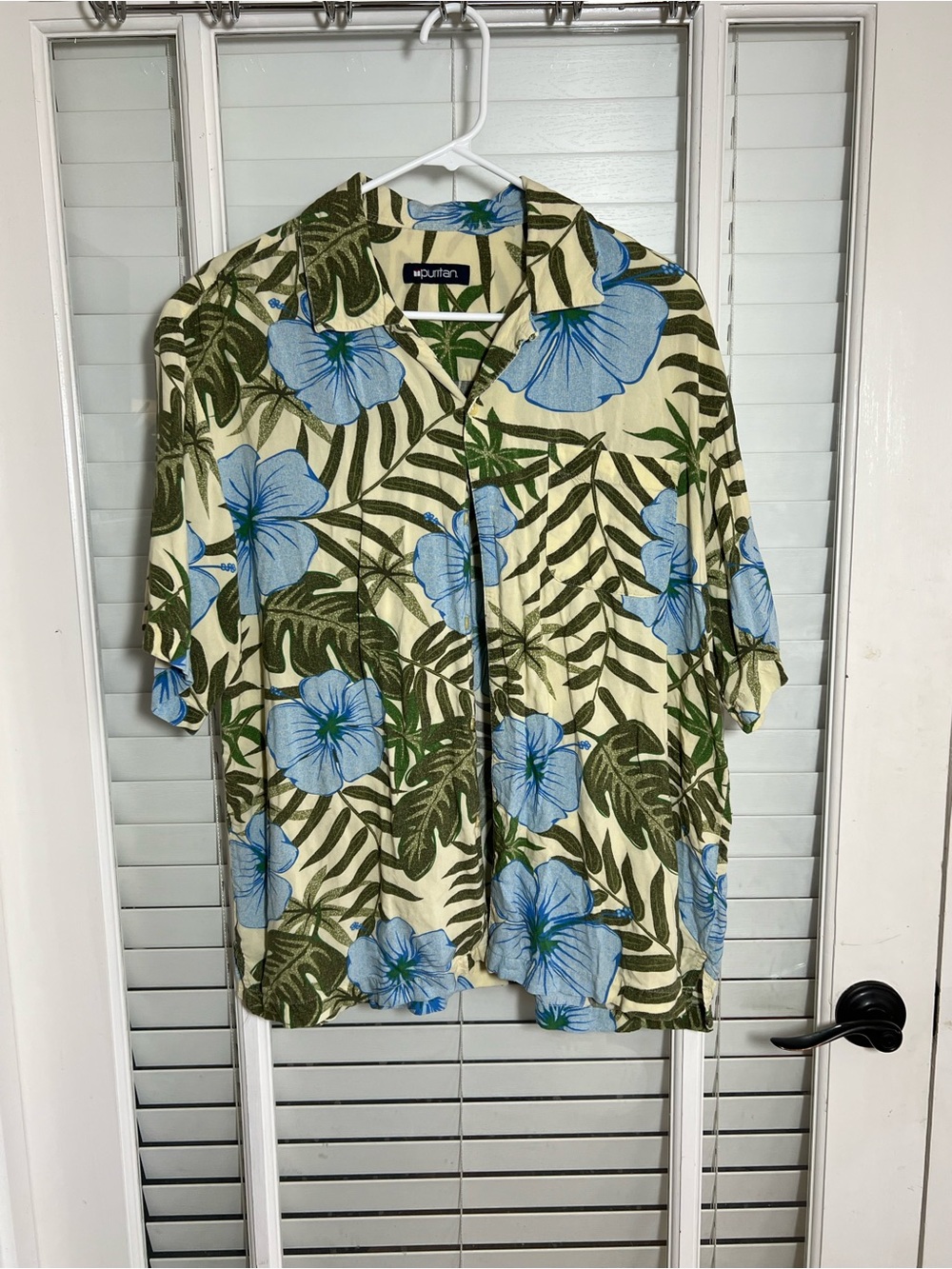 Vintage 90’s Puritan Cream Hawaiian Shirt with Blue Floral Print